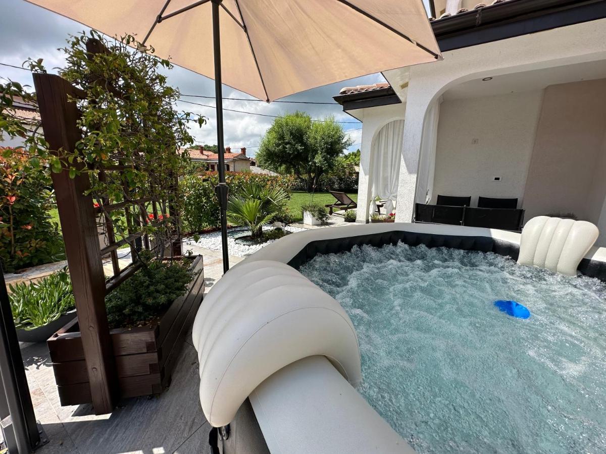 Villa Zonta Apartment Maremi With Private Jacuzzi Buje Exterior foto